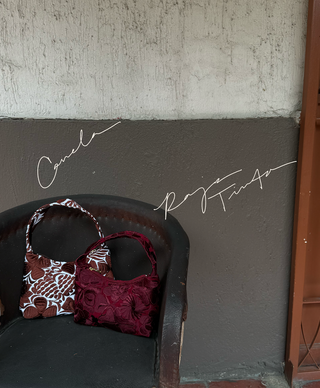 Rojo Tinto Media Luna Mini Bag