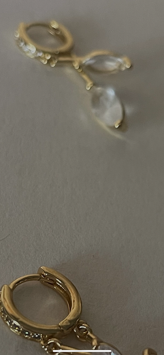 Teardrop Huggies